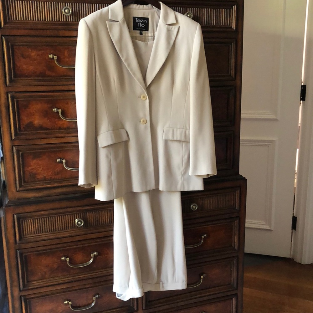 Two piece classic pant suit